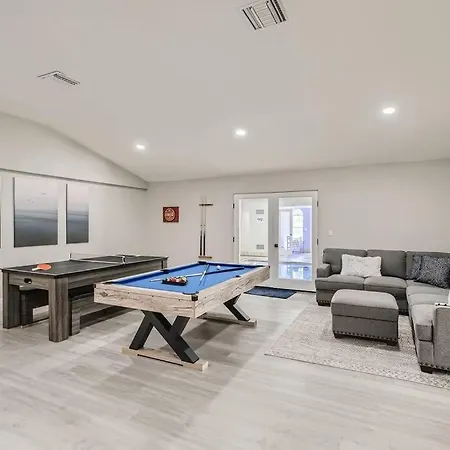 Namastay Villa 4K Sqft Sauna Indoor Pool